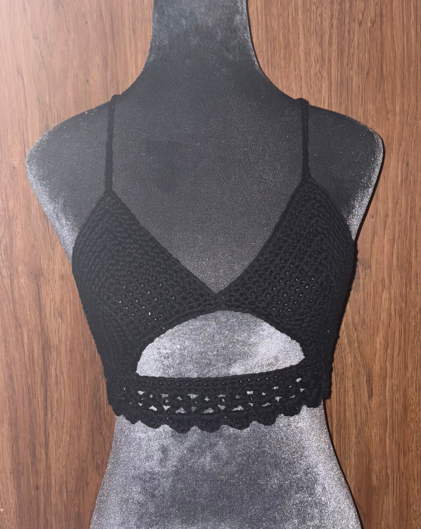 Medium peekaboob tops